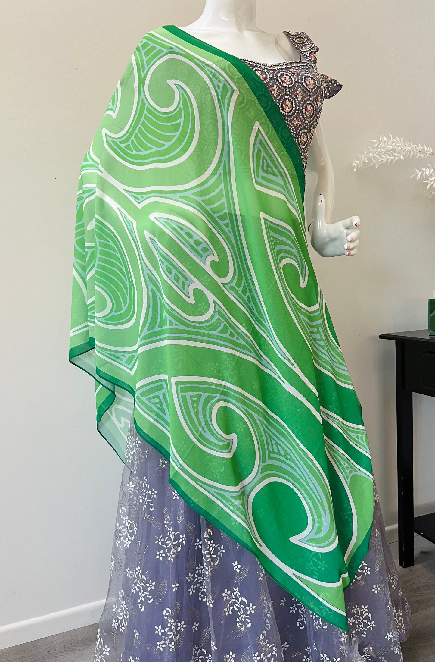 Green Kakahu/Shawl